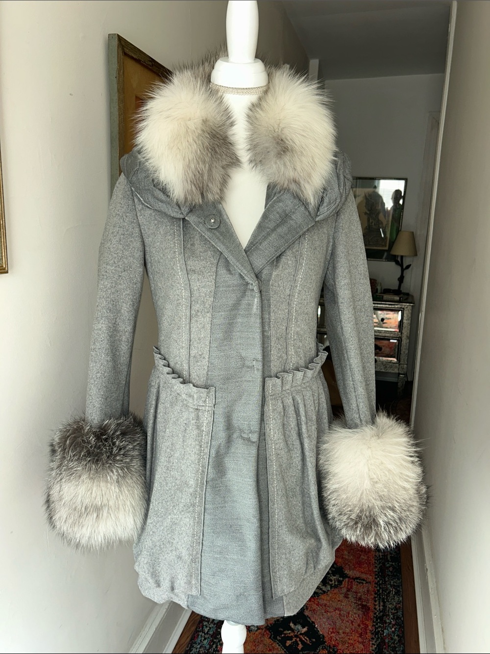 RARE! PONTE VECCIA sz 6 Gray Wool-Blend Coat with Fur Trim - Women's Coat